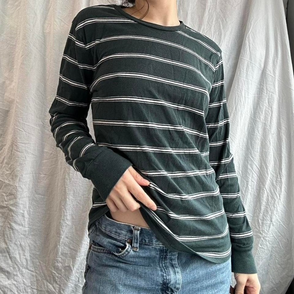 Old Navy striped long sleeve t shirt
